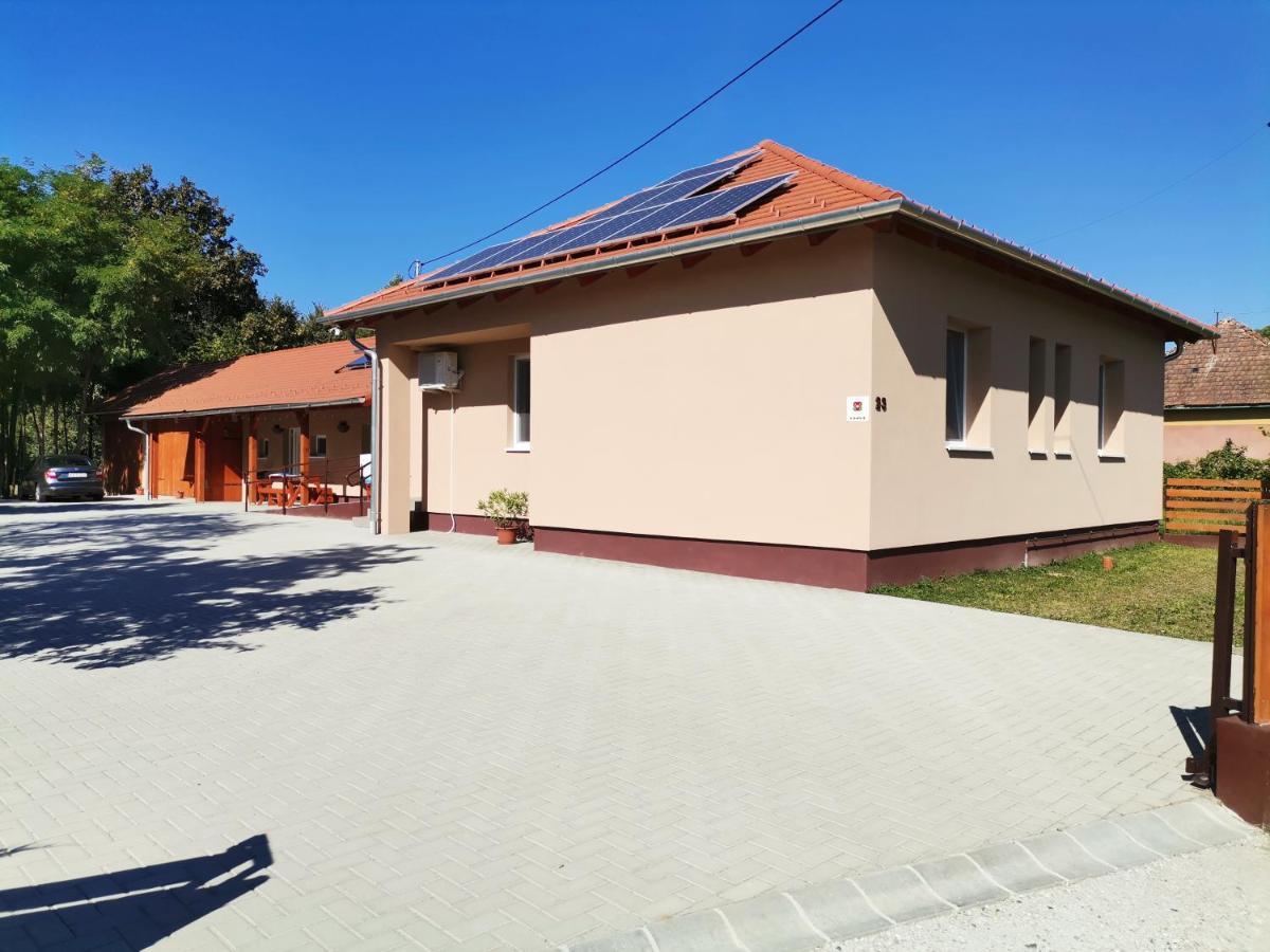Okerka Vendeghaz Apartment Csesztreg Exterior photo